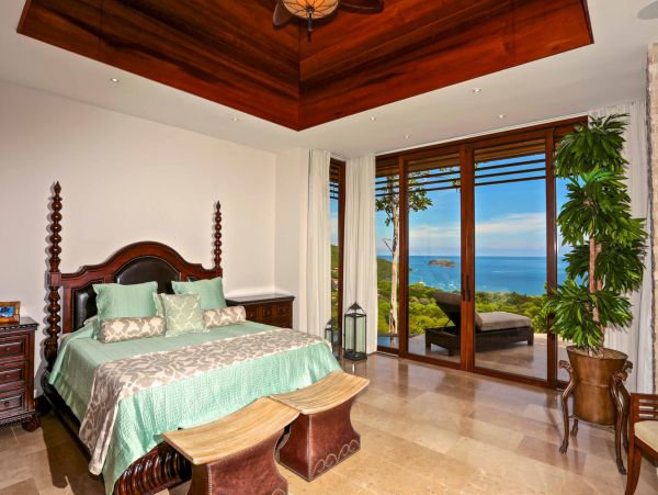 Luxury Vacation Rental with 6 Bedrooms & Amazing Views
