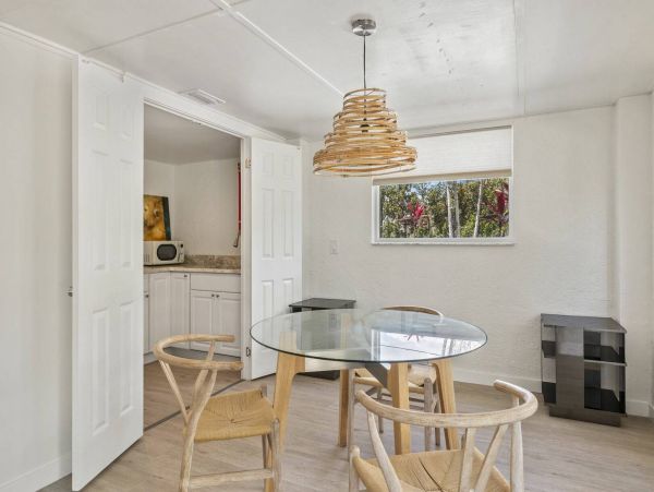 Sanibel Vacation Home Four Bedroom Walk to Beach