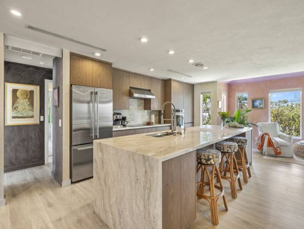 Sanibel Vacation Home Four Bedroom Walk to Beach