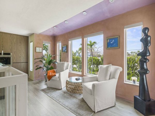 Sanibel Vacation Home Four Bedroom Walk to Beach