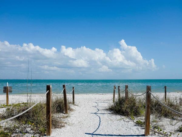 Tropical Vacation Rental with 4 Bedrooms, Loft on Sanibel Island