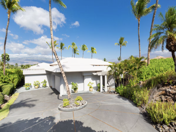 Big Island Vacation Rental with Private Pool - Luxury Four Bedroom Home with Ocean Views