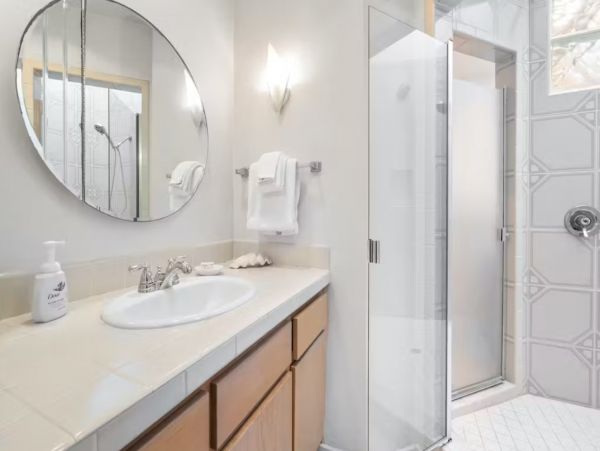 Pacific Beach Upscale Two Bedroom Vacation Home
