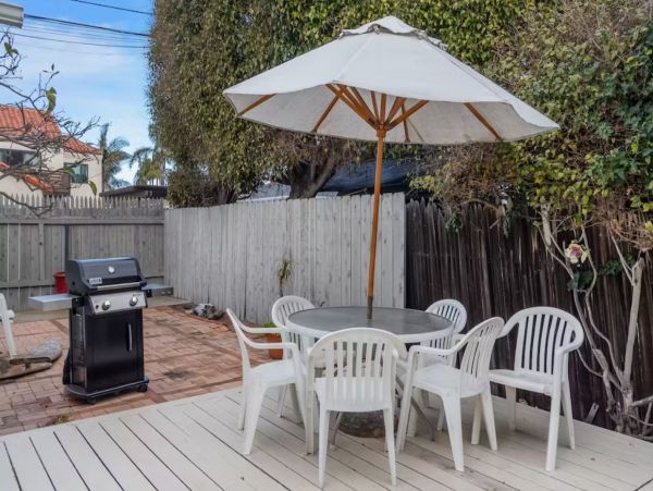 Pacific Beach Upscale Two Bedroom Vacation Home