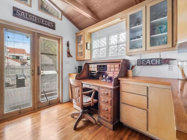 Pacific Beach Upscale Two Bedroom Vacation Home