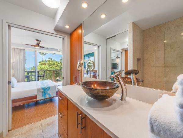 Great Island Condo with Ocean View, Beach, Shared Pool & Spa