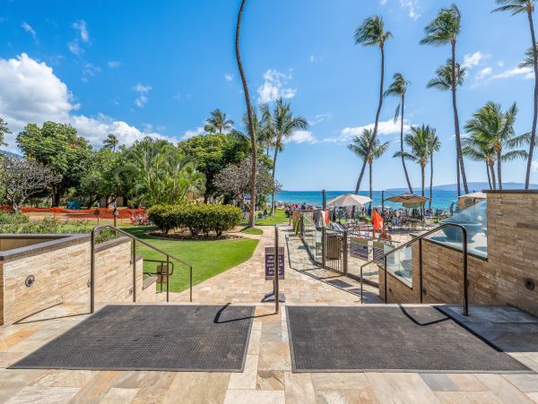 Great Island Condo with Ocean View, Beach, Shared Pool & Spa