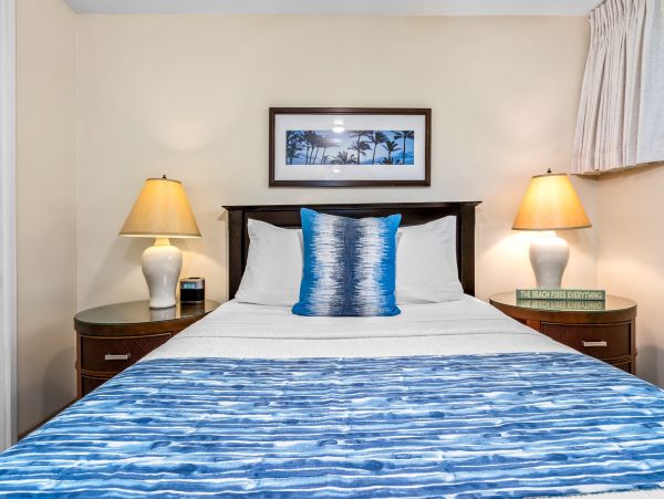 Island Oasis: 2-Bedroom Condo with Ocean Views and Prime Kihei Location