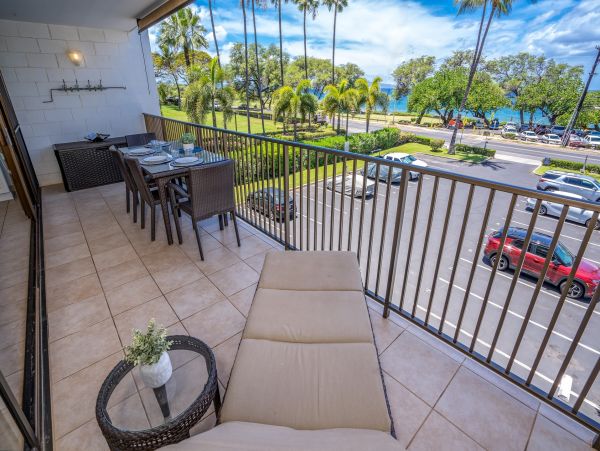 Island Oasis: 2-Bedroom Condo with Ocean Views and Prime Kihei Location