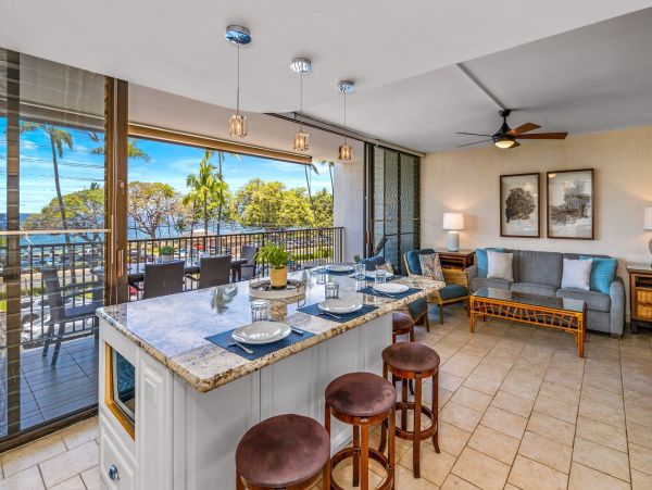 Island Oasis: 2-Bedroom Condo with Ocean Views and Prime Kihei Location