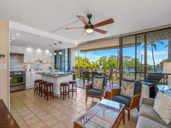 Island Oasis: 2-Bedroom Condo with Ocean Views and Prime Kihei Location