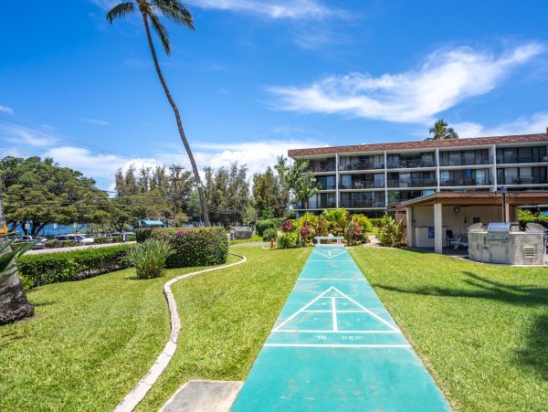 Island Oasis: 2-Bedroom Condo with Ocean Views and Prime Kihei Location