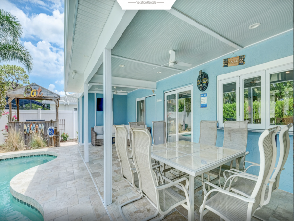 Lovely Sarasota Close to Beaches Pool Home