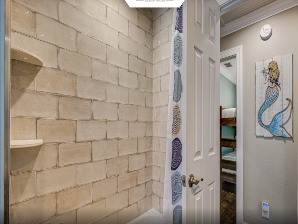 Lovely Sarasota Close to Beaches Pool Home