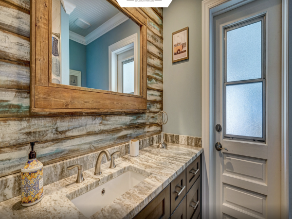 Lovely Sarasota Close to Beaches Pool Home