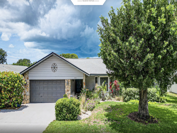 Lovely Sarasota Close to Beaches Pool Home