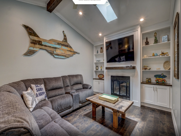 Lovely Sarasota Close to Beaches Pool Home