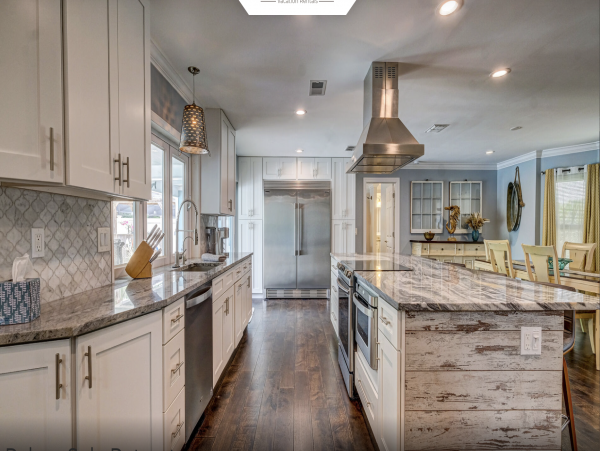 Lovely Sarasota Close to Beaches Pool Home