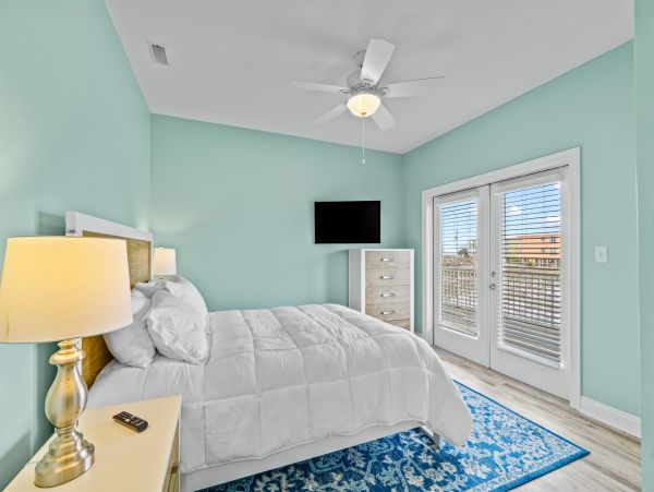 Gulf View Home Close to Beach & Golf, Dogs Ok, Sleeps 26 Guests