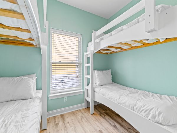 Gulf View Home Close to Beach & Golf, Dogs Ok, Sleeps 26 Guests