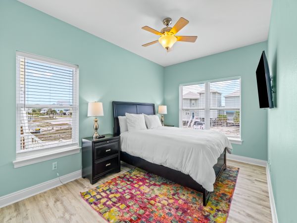 Gulf View Home Close to Beach & Golf, Dogs Ok, Sleeps 26 Guests