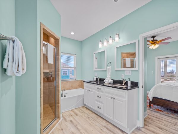 Gulf View Home Close to Beach & Golf, Dogs Ok, Sleeps 26 Guests