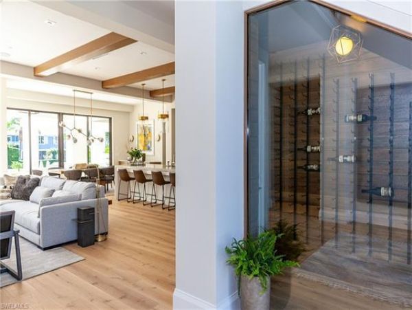 Naples Vacation Home With infinity Pool Sleeps Ten Guests