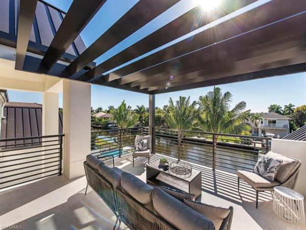 Naples Vacation Home With infinity Pool Sleeps Ten Guests