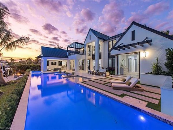 Naples Vacation Home With infinity Pool Sleeps Ten Guests