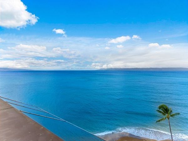 Kahana Beautiful Three Bedroom Oceanfront Penthouse