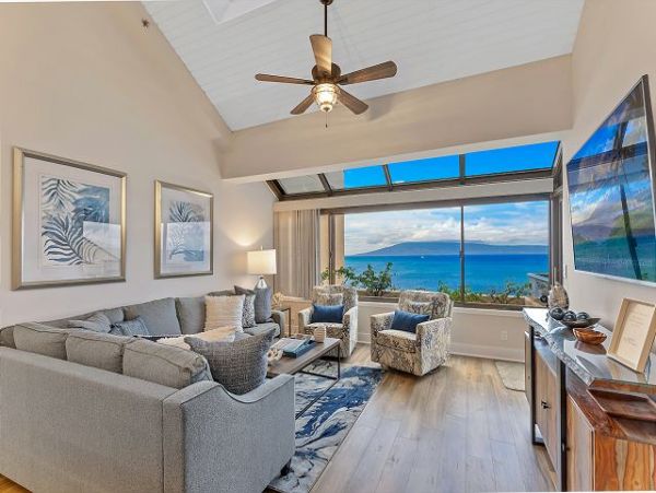 Kahana Beautiful Three Bedroom Oceanfront Penthouse