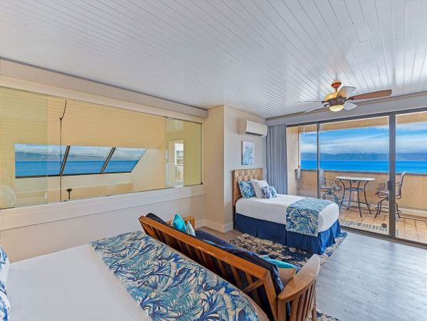 Kahana Beautiful Three Bedroom Oceanfront Penthouse
