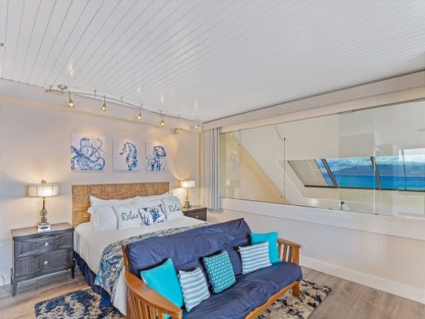 Kahana Beautiful Three Bedroom Oceanfront Penthouse