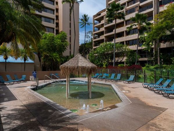 Kahana Beautiful Three Bedroom Oceanfront Penthouse