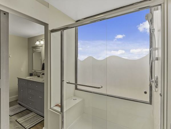 Kahana Beautiful Three Bedroom Oceanfront Penthouse