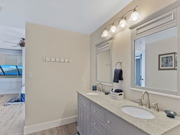 Kahana Beautiful Three Bedroom Oceanfront Penthouse