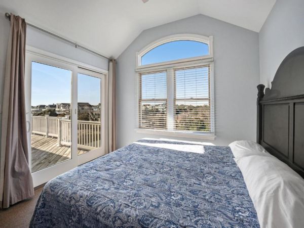 Corolla Vacation Home Sleeps 16 Guest
