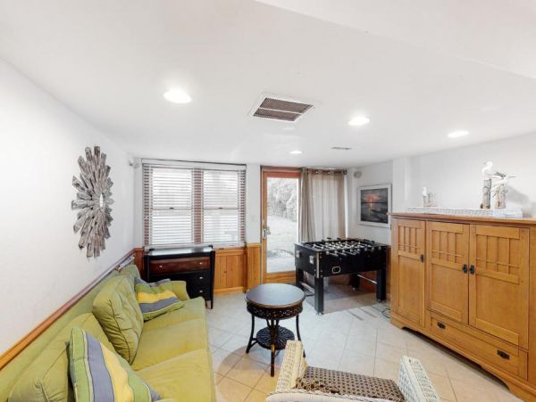 Corolla Vacation Home Sleeps 16 Guest