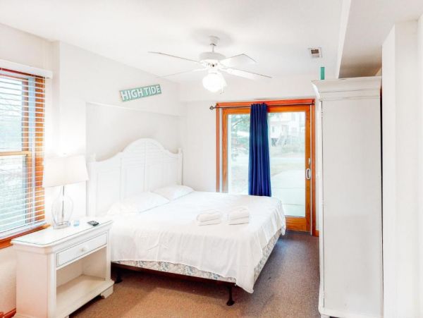 Corolla Vacation Home Sleeps 16 Guest