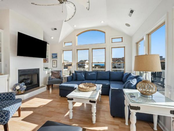 Corolla Vacation Home Sleeps 16 Guest