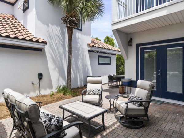 Incredible Coastal Home with 7 Bedrooms Walk to Beach