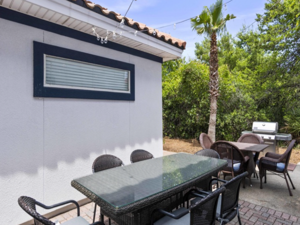 Incredible Coastal Home with 7 Bedrooms Walk to Beach