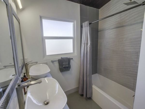 Mission Beach Vacation Condo Two Bedroom Walk to Beach