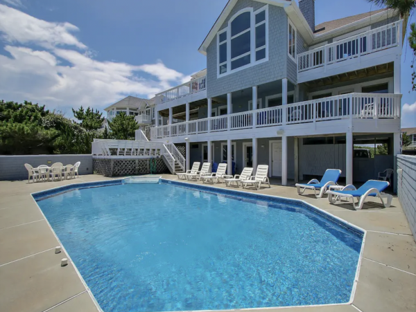 Lovely Home Enjoys The Ultimate in Terms of Beach Comfort