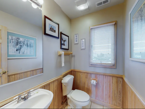 Lovely Home Enjoys The Ultimate in Terms of Beach Comfort