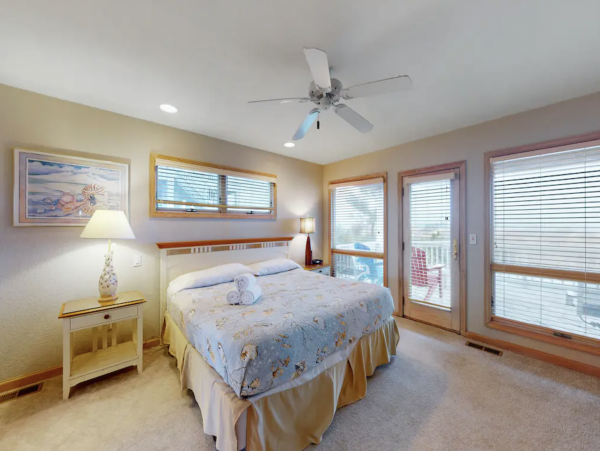 Lovely Home Enjoys The Ultimate in Terms of Beach Comfort