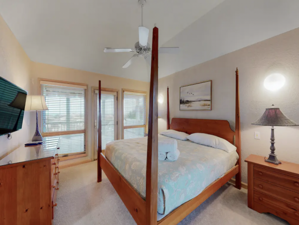 Lovely Home Enjoys The Ultimate in Terms of Beach Comfort