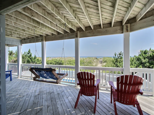Lovely Home Enjoys The Ultimate in Terms of Beach Comfort