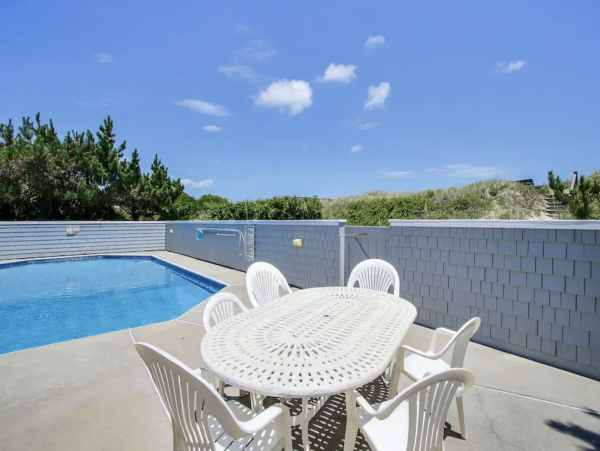 Lovely Home Enjoys The Ultimate in Terms of Beach Comfort