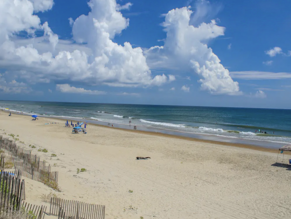 Lovely Home Enjoys The Ultimate in Terms of Beach Comfort